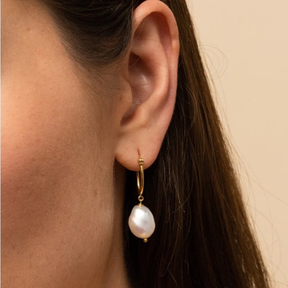 Mejuri Gold Pearl Hoop Earrings. 18k VERMEIL gold